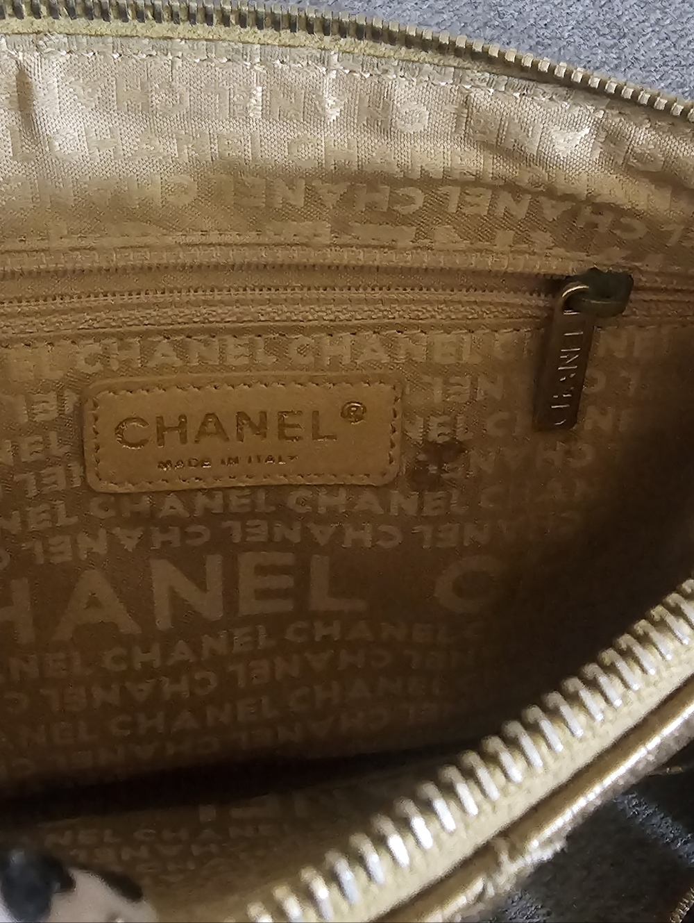 Vintage Chanel Pochette 2003-2004 - Picture 6 of 9